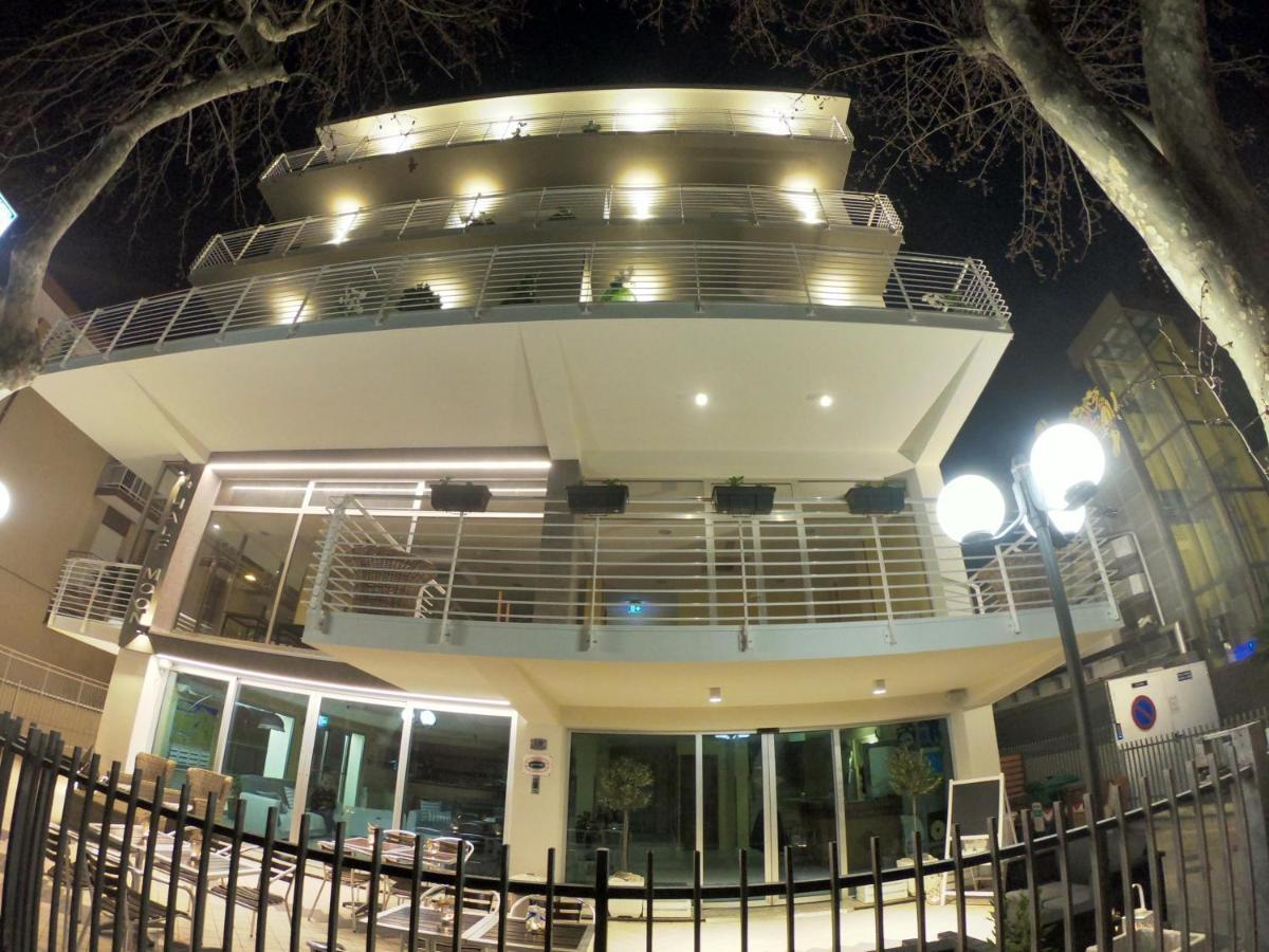 Hotel Half Moon Airport Restaurant リミニ エクステリア 写真